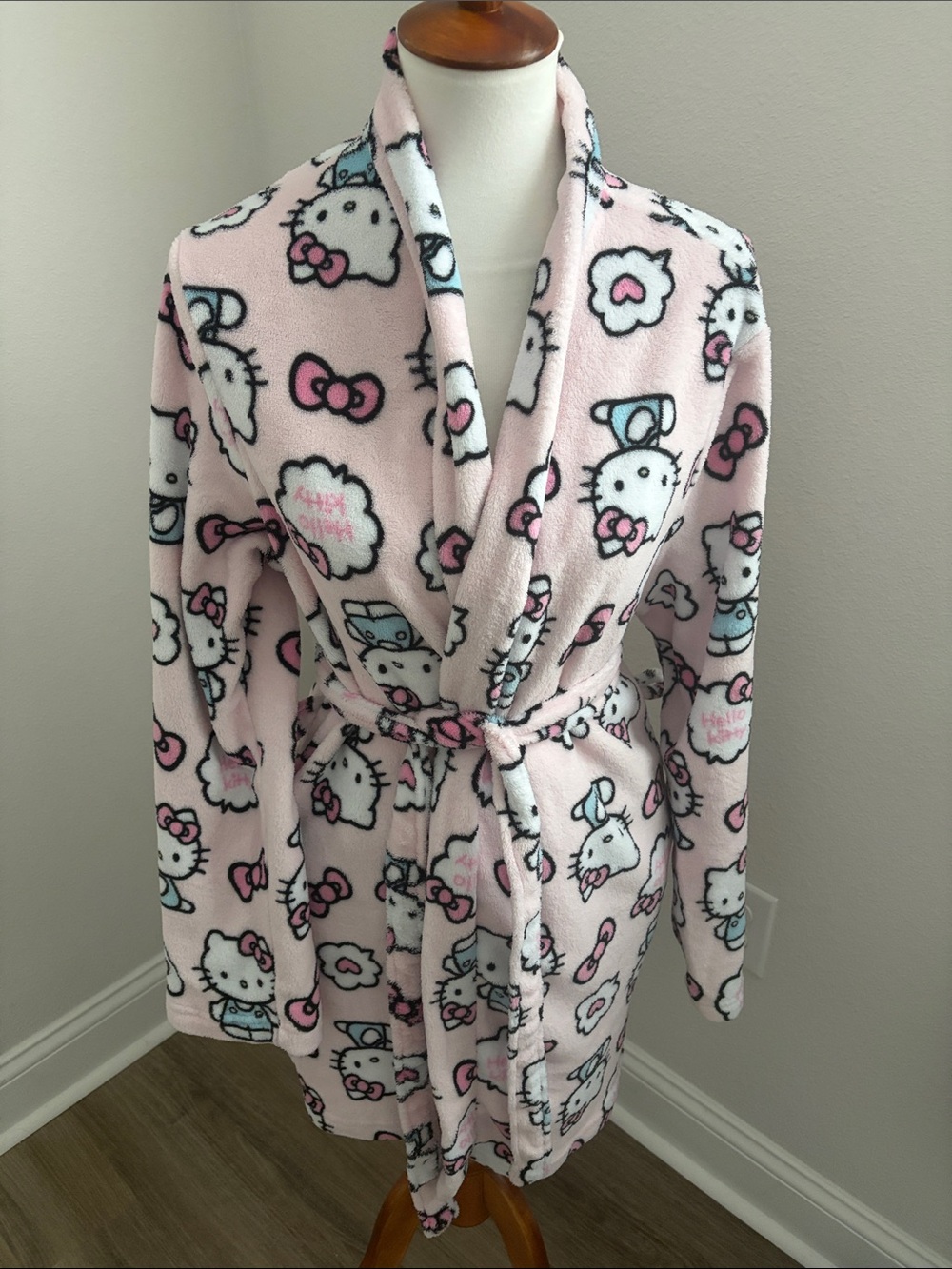 Hello Kitty Pink Fleece Kids Robe with Bow Print